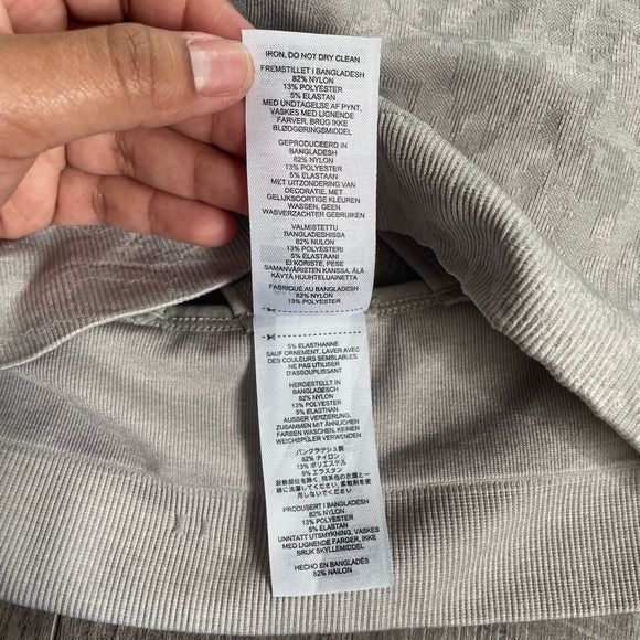 Gymshark Gray Adapt Butterfly Seamless Sports Bra and Leggings Set - Picture 4 of 7